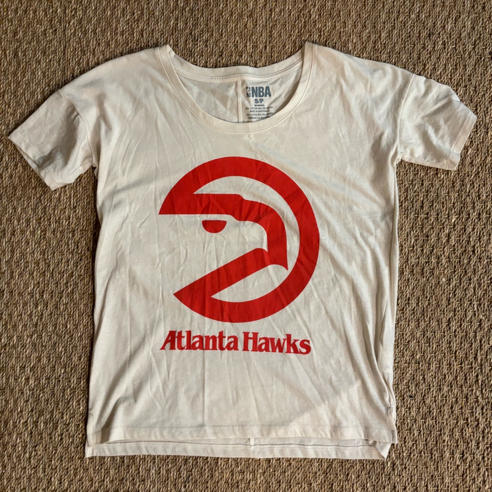 Atlanta Hawks Women’s Top